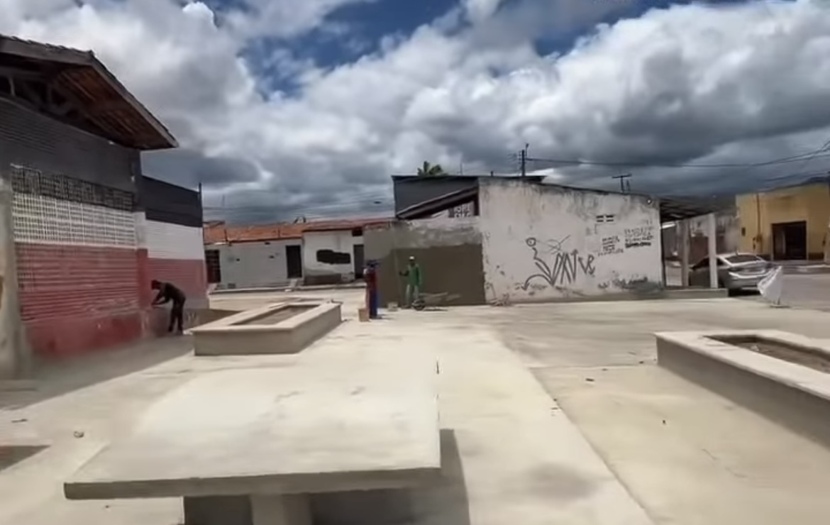 LARISSA CAMURÇA: A PREFEITA QUE TRABALHA E TEM SEU TRABALHO RECONHECIDO EM PACATUBA