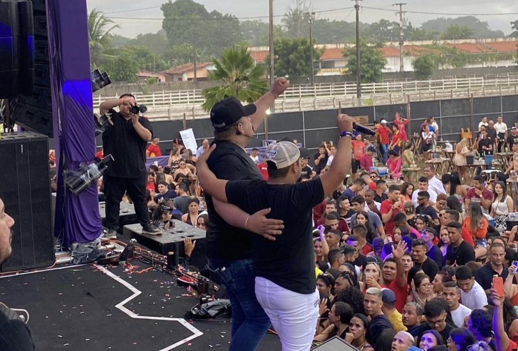 Artista de Itaitinga é convidado a cantar em show de Tarcísio do Acordeom em Horizonte